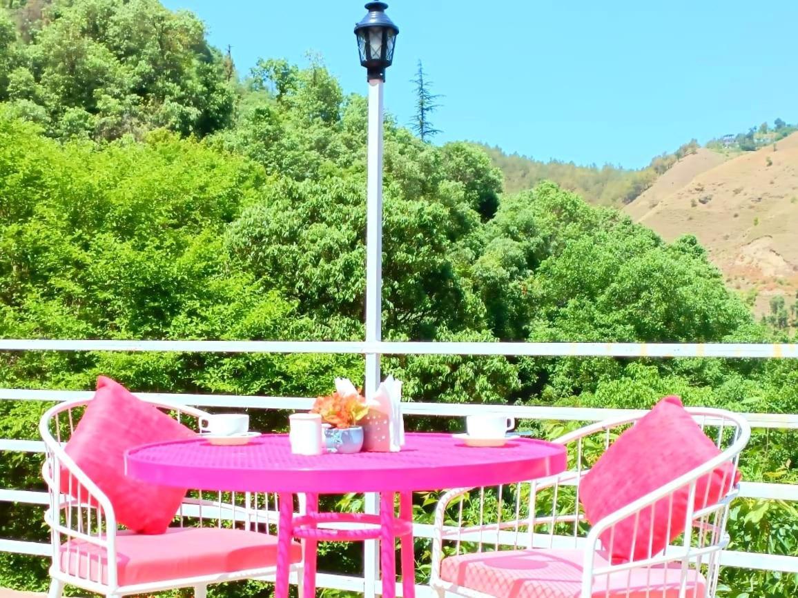 Aaroham Resort Shimla ! Luxury Cottage By Aamod Group Exteriér fotografie